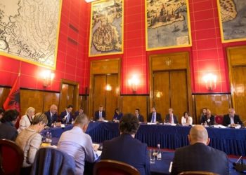 Edi Rama chairing the Albanian National Economic Council